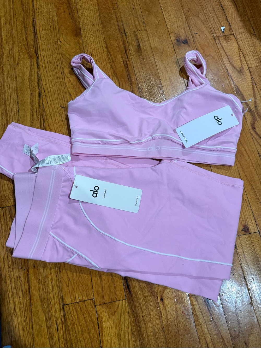 ALO Yoga Light Pink Seamless Sports Bra & Leggings Set